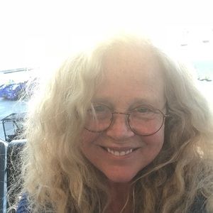 Meet your Posher, Debra